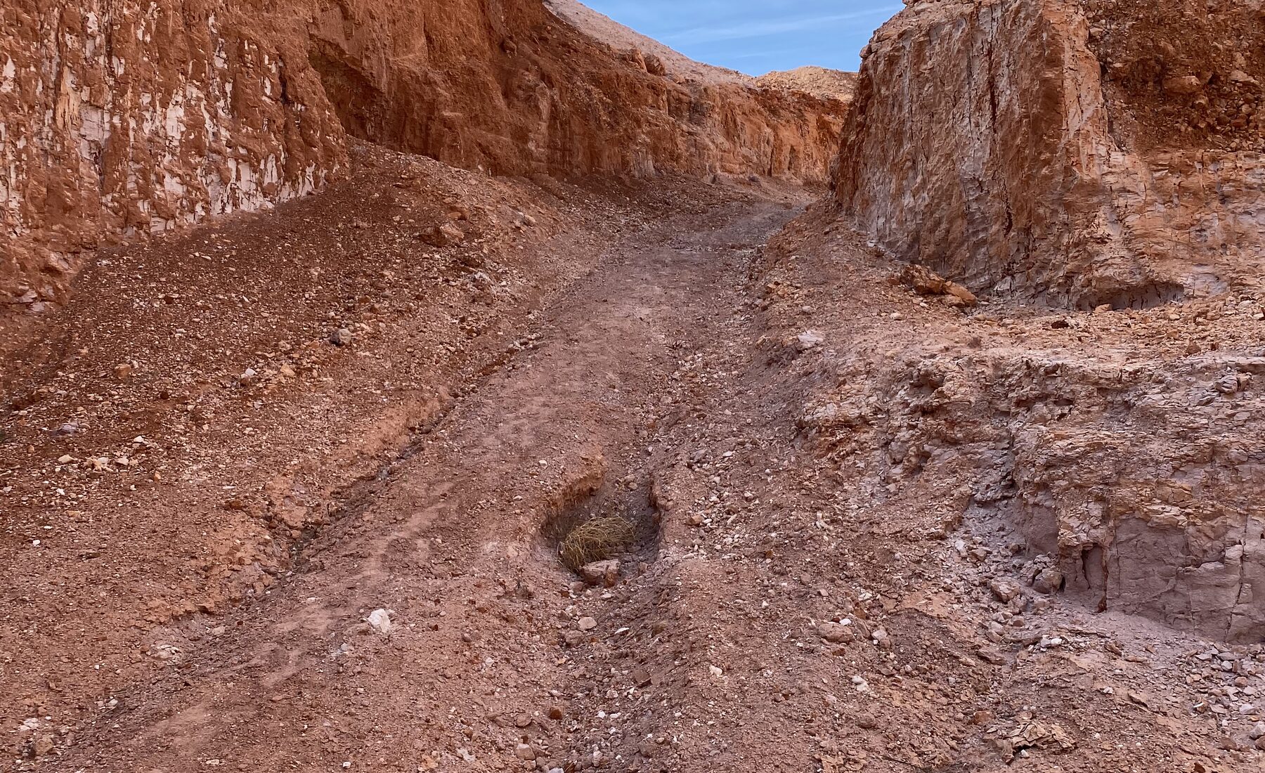 Open mine cut in the Coober Pedy project area